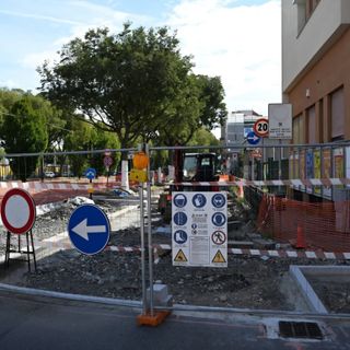 Stop alle auto davanti alla scuola Martin Luther King