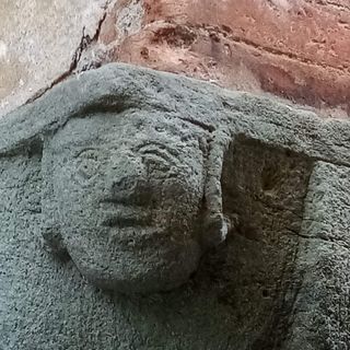 Cacciatori di teste nel labirinto del sacro