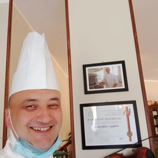 Il 15 agosto alla Trattoria 'Del Ponte', un'irrefrenabile voglia di... pranzo della domenica, a menù fisso e anche a base di funghi porcini e lumache