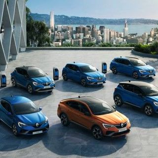 Tre nuovi modelli ibridi per una gamma renault e-tech ancora più ampia