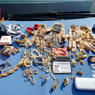 Truffe agli anziani, arrestati padre e figlio