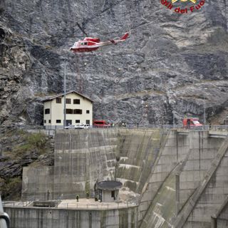 Esercitazione dei Vigili del Fuoco alla diga delle Gorge di Susa Esercitazione dei Vigili del Fuoco alla diga delle Gorge di Susa