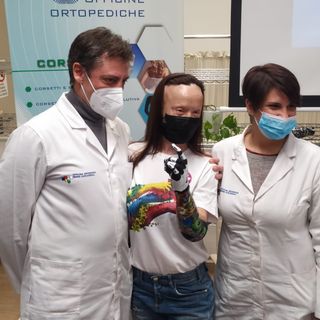 Valentina Pitzalis e la mano bionica