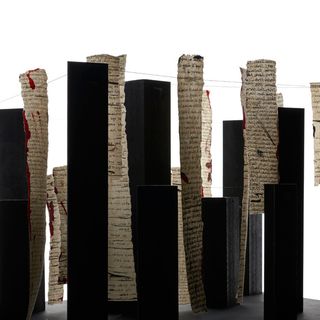 La mostra della scultrice greca Venia Dimitrakopoulou alla Fondazione Sandretto