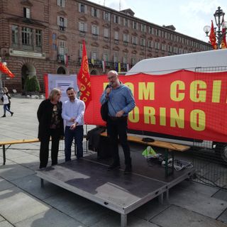 Workers day in piazza Castello: &quot;Basta attese, vogliamo risposte della Fca e Marchionne&quot; (FOTO E VIDEO)