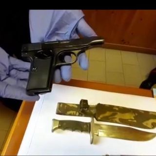 Sequestrate armi, coltelli e contabilità usuraia a casa di un insospettabile pensionato: arrestato dai carabinieri