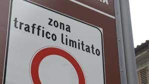 Cartello della zona a traffico limitato