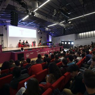Biennale Tecnologia: la terza edizione si mette alle spalle la pandemia. E chiama sul palco Ammaniti e de Kerckhove