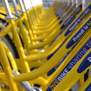 Coronavirus, a Torino bici gialle in sharing gratis per medici, infermieri e personale sanitario