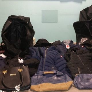 Suk abusivi a Torino: la Municipale sequestra 12mila articoli contraffatti