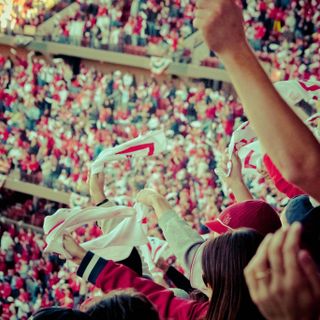 Helloprint e l'abbigliamento personalizzato per gli eventi sportivi