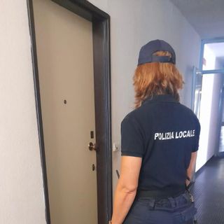 agente polizia locale di nichelino