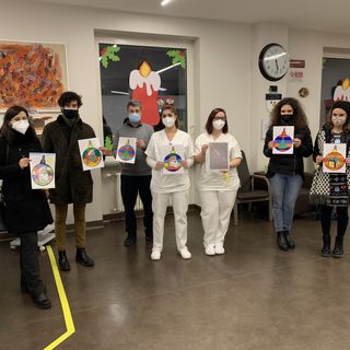 Consegna letterine anziani rsa Aief Consegna letterine anziani rsa Aief