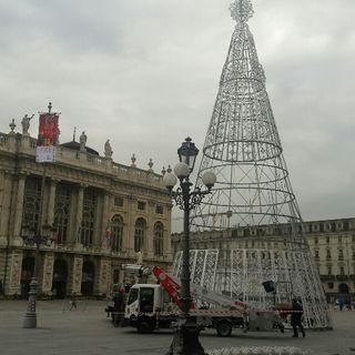 &quot;Natale coi fiocchi&quot; per il CAT, Lavolta:&quot;Piazza Castello in saldo&quot;