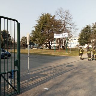 forze dell'ordine davanti al Levi