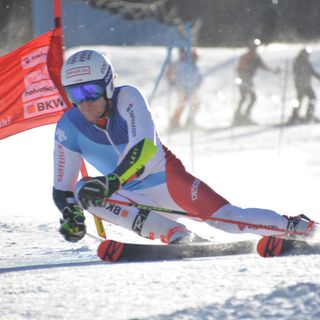 I campioni dei pali stretti di Francia, Svizzera e Spagna si allenano al Melezet (FOTO)