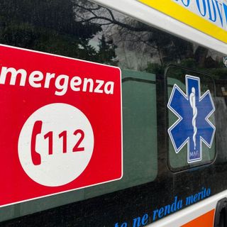 Tenta di uccidere la moglie a coltellate: 62enne arrestato dopo una lite