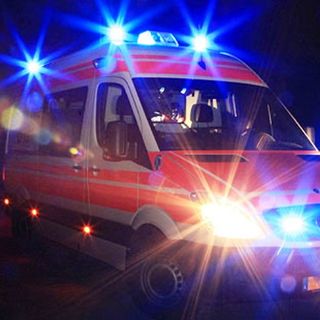 Tragedia nella notte a Moncalieri: motocilista fiinisce in un fossato e muore