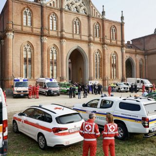 Le ambulanze donate - foto di Michele D'Ottavio