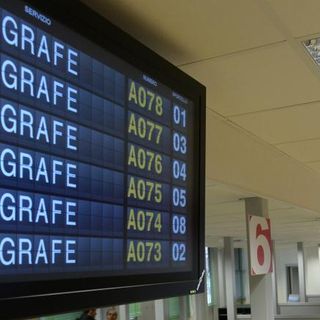 Code e disagi all'anagrafe di via Carrera nel lunedì di ponte