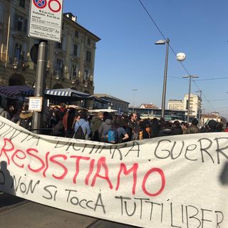 Anarchici, misure cautelari dopo lo sgombero dell'asilo: operazioni di polizia in corso