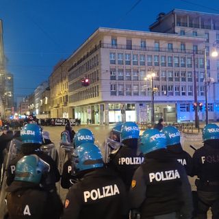 cordone di Polizia durante la manifestazione in centro