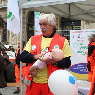 &quot;Una manovra per la vita&quot;, salva i bambini dal soffocamento: appuntamento domenica in piazza Castello