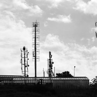 Tra divieti e comitati non si spegne il dibattito sul 5G: ma che cos'è esattamente?