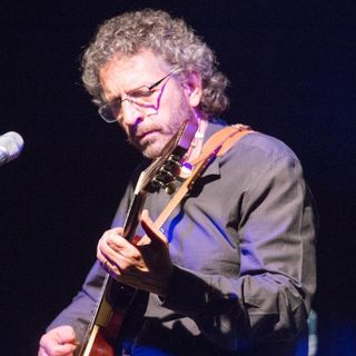 Luigi Antinucci, il Tenco nostrano che porta la sua &quot;Magica Torino&quot; alla Festa dell'Unità (VIDEO)