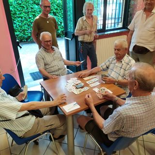 Grugliasco, con &quot;adotta un vicino&quot; il Comune lancia una campagna per aiutare chi è in difficoltà