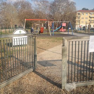 area gioco per bambini chiusa (foto di repertorio)