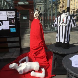 I taxisti torinesi ricordano l'Heysel con &quot;Graffi. Una ferita mai rimarginata&quot;