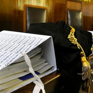 Accerchiarono auto carabinieri in via Alessandria: condannati 7 anarchici