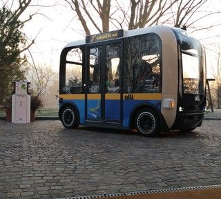 mezzo a guida autonoma