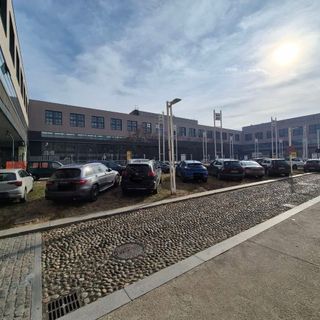 Ma alcuni cittadini attaccano: “Ciclabili ovunque, trovare un posto é impossibile”