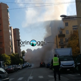 auto in fiamme