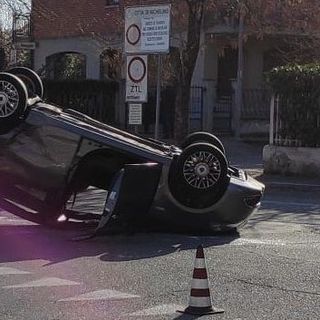 auto ribaltata