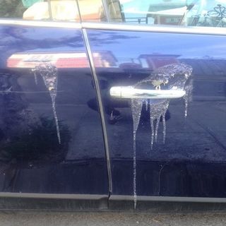 Coronavirus, vandalizzata con l'acido un'auto targata Torino ad Imperia, la denuncia di un agente immobiliare