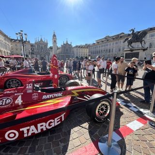 AutoLook Week è  un successo: trionfo di pubblico in una piazza San Carlo affollata AutoLook Week è  un successo: trionfo di pubblico in una piazza San Carlo affollata