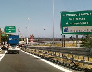Code di 4 km sull'autostrada Torino-Savona per traffico intenso