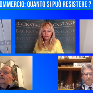 Backstage. Piccolo commercio: quanto si può resistere? Rivediamo la puntata (Video)