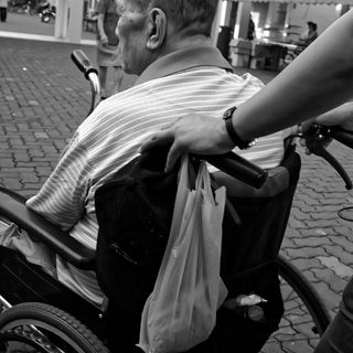 Agenzia badanti: come scegliere la migliore