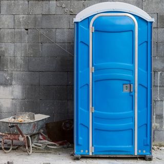 Una immagine di repertorio di bagno chimico
