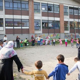 Raccolta per i bambini della scuola Sabin e il loro progetto per un nuovo cortile e didattica all'aperto