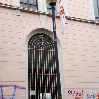 &quot;Dopo il corteo degli anarchici Vanchiglia tappezzata di bandiere No Tav&quot;