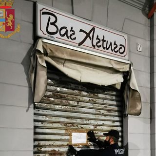 bar chiuso dalla Polizia in via Spotorno