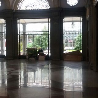 La Torino degli invisibili: i senzatetto a pochi passi dalle vie dello shopping