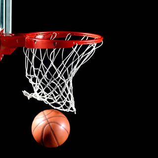 L'assessore allo Sport Finardi ha donato a Torino 70 canestri per incentivare la pratica del basket