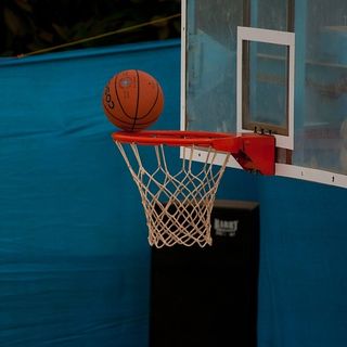 Un gruppo Facebook per tutti coloro che amano e sostengono il basket torinese