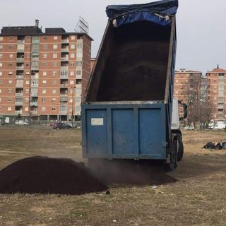 lavori a basse di Stura con camion